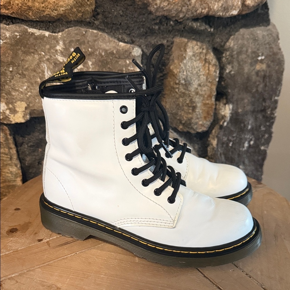 Dr. Martens 1460 Junior White Smooth Leather Combat Boots Size‎ 3 Youth